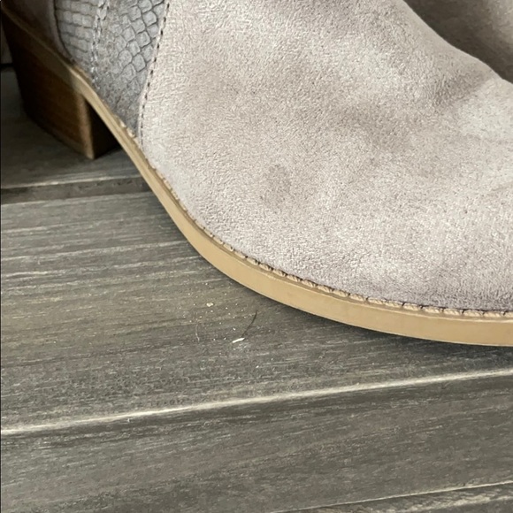 American Eagle Gray Suede Ankle Boots (6.5) - Picture 8 of 9